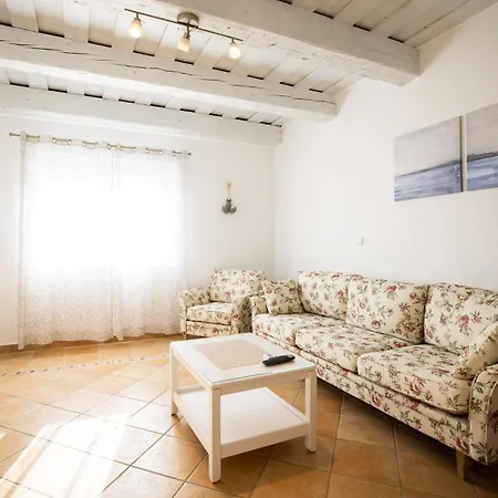 New! Seaside Nora,
